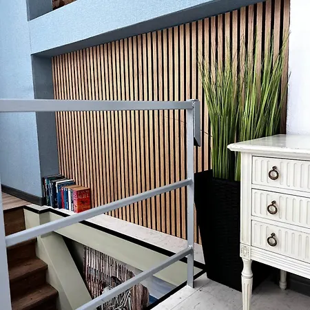 Nyaraló Sea Loft - Entire 3 Level House, Center