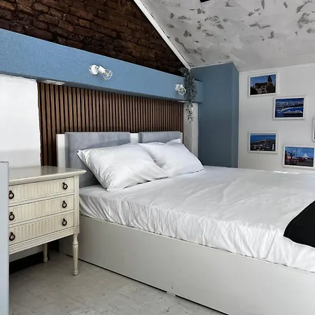 Sea Loft - Entire 3 Level House, Center Várna