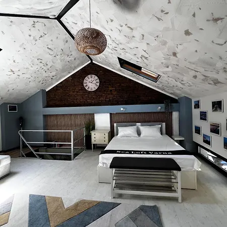 別荘 Sea Loft Varna - 3-Level House, Old Town, Beach *